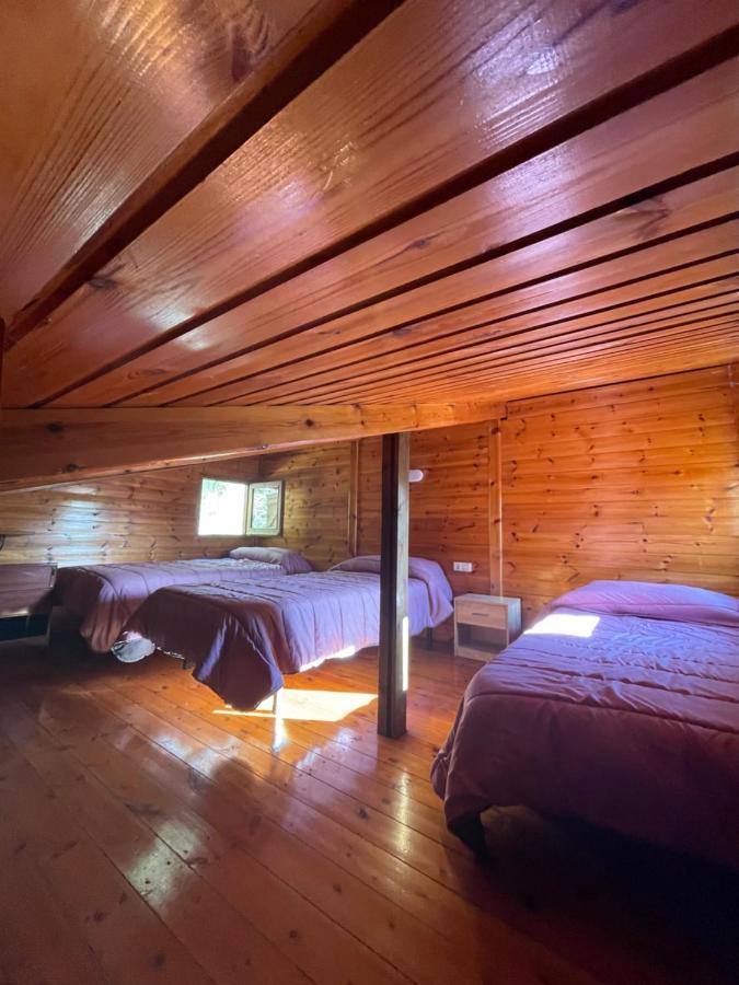 Camping Oliana Bagian luar foto